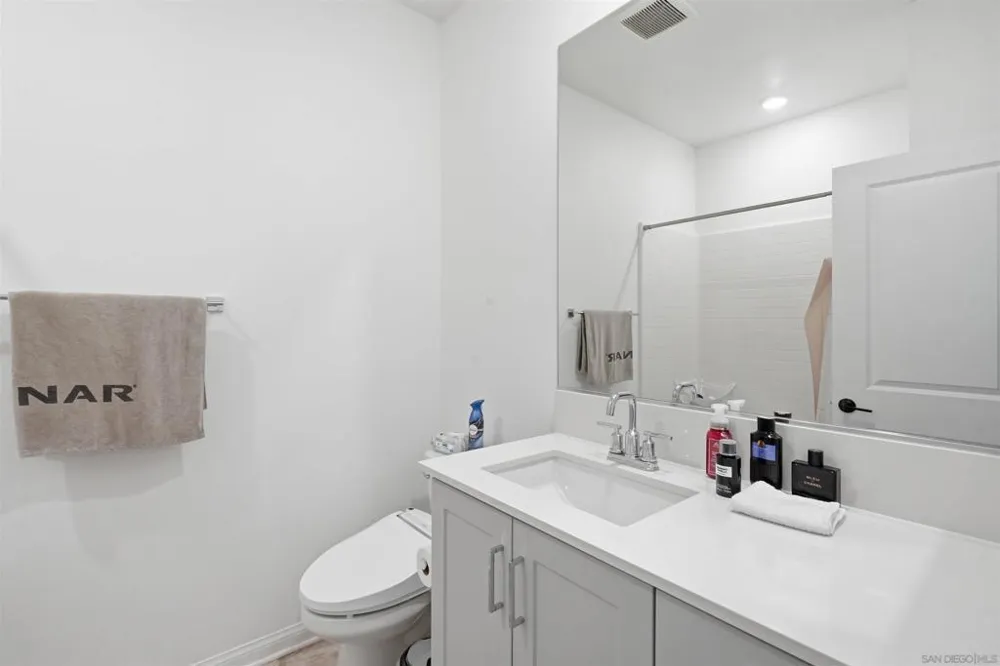 2044 BLUESTONE CIR. Chula Vista, CA 91913