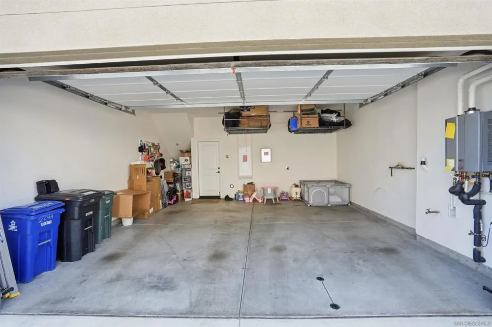 2044 BLUESTONE CIR. Chula Vista, CA 91913