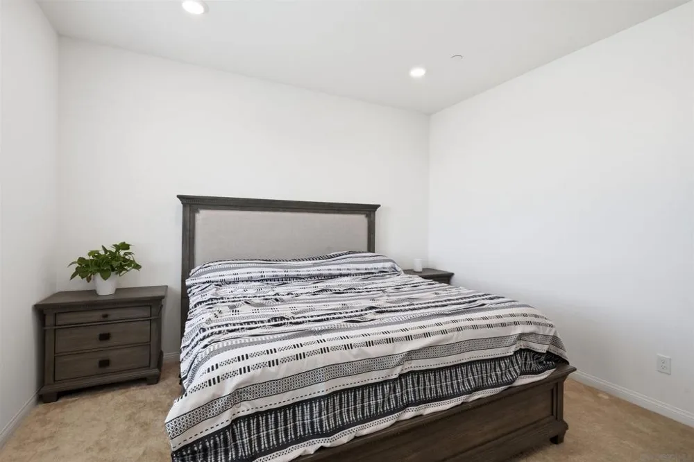 2044 BLUESTONE CIR. Chula Vista, CA 91913