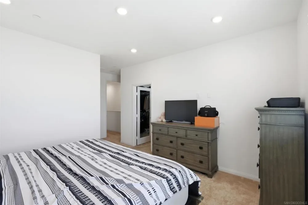 2044 BLUESTONE CIR. Chula Vista, CA 91913