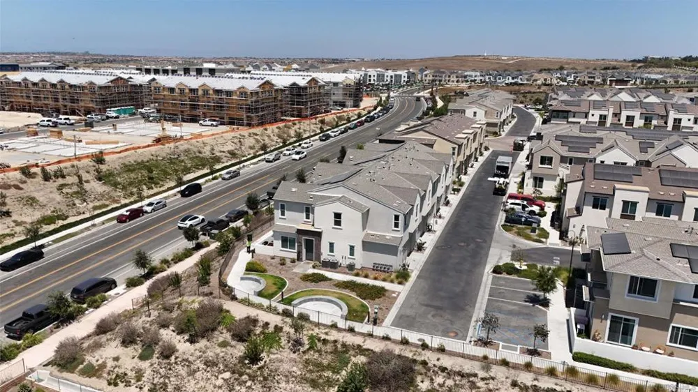 2044 BLUESTONE CIR. Chula Vista, CA 91913