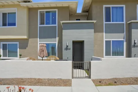 2044 BLUESTONE CIR.