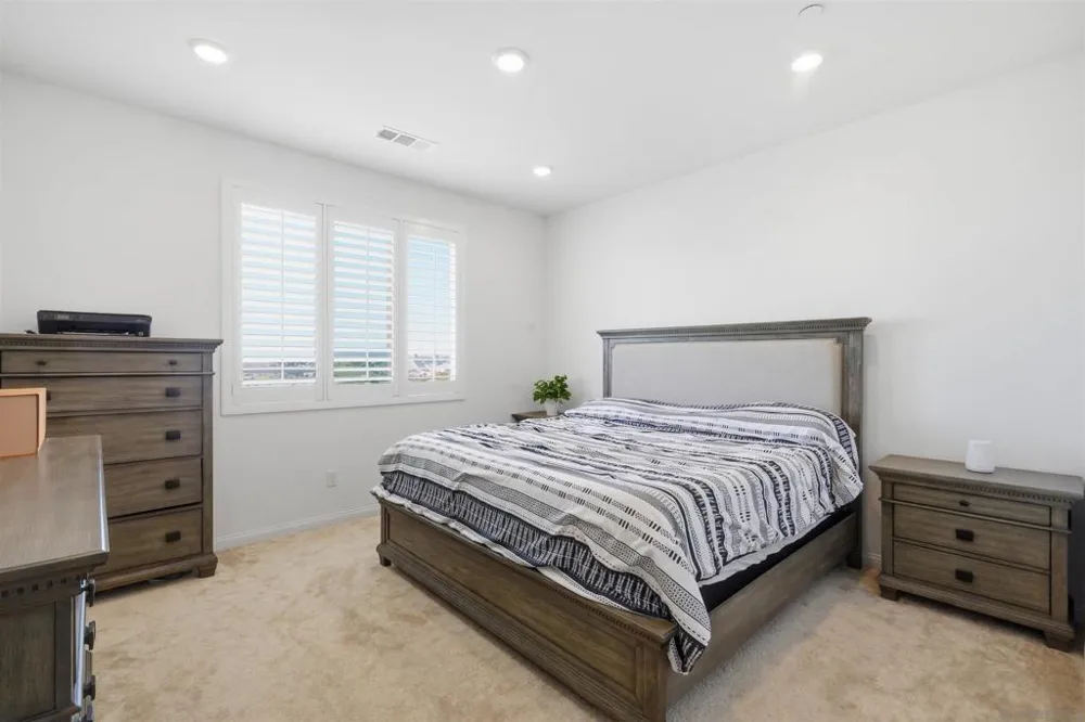 2044 BLUESTONE CIR. Chula Vista, CA 91913