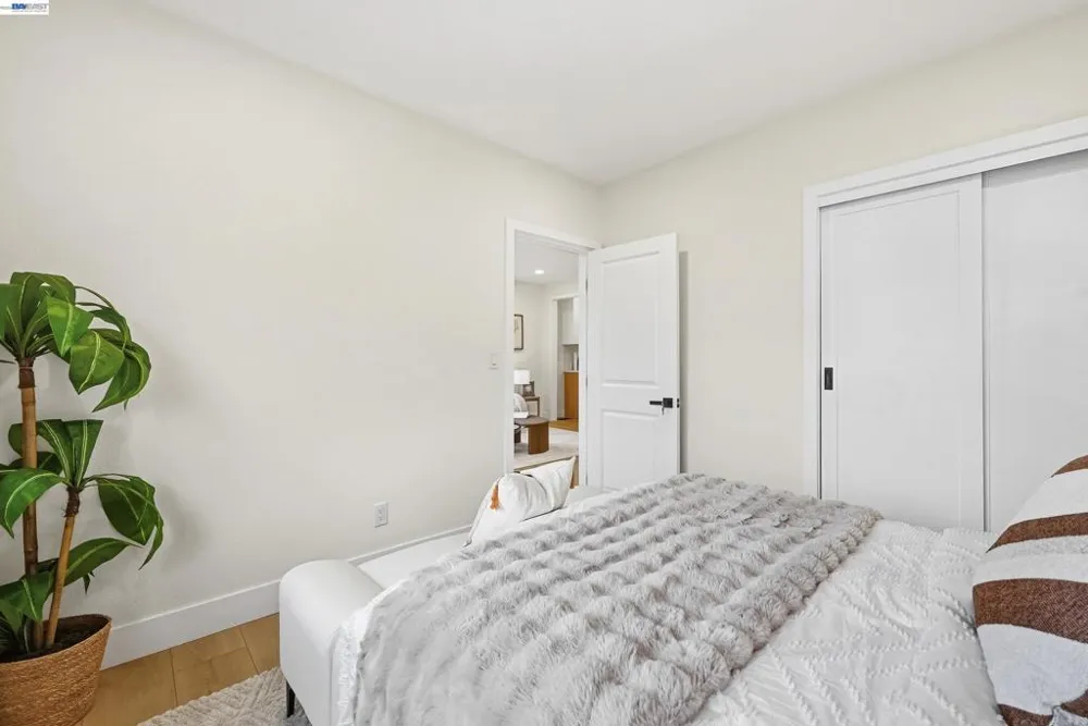 22 Garden Rd Alameda, CA 94502