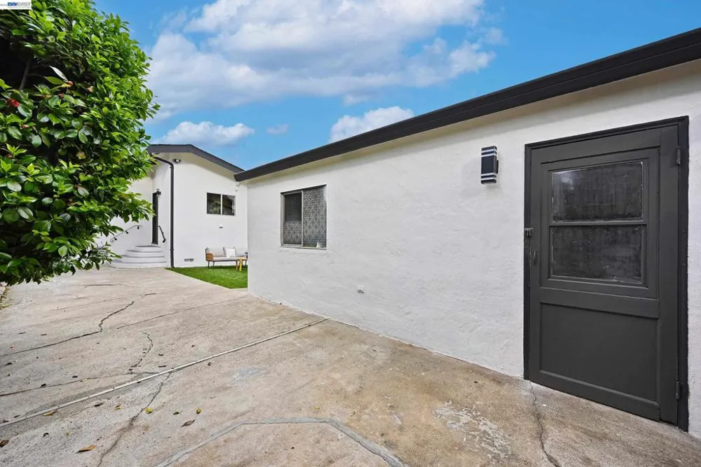 22 Garden Rd Alameda, CA 94502