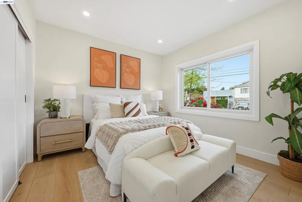 22 Garden Rd Alameda, CA 94502