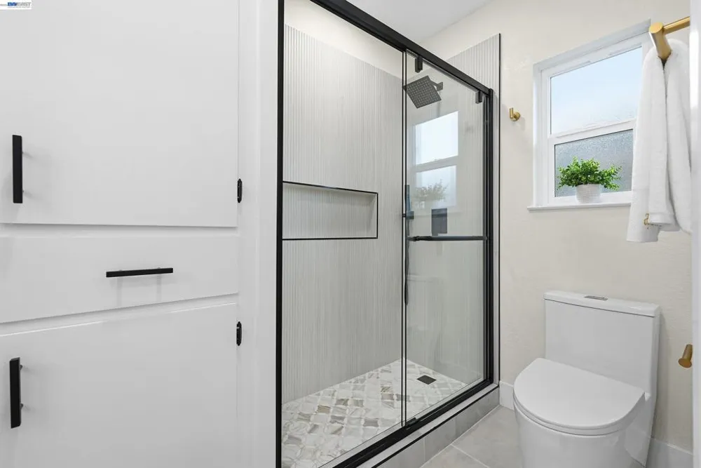 22 Garden Rd Alameda, CA 94502