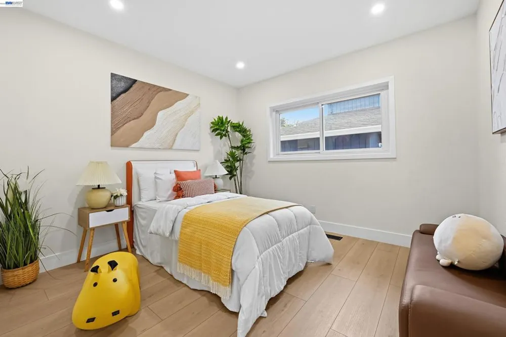 22 Garden Rd Alameda, CA 94502