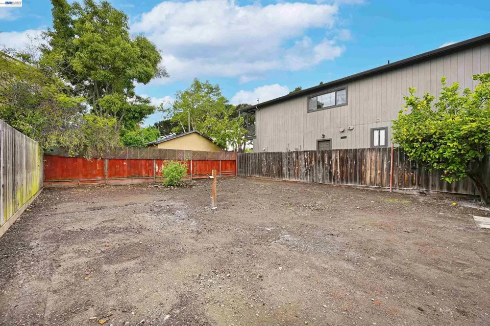 22 Garden Rd Alameda, CA 94502