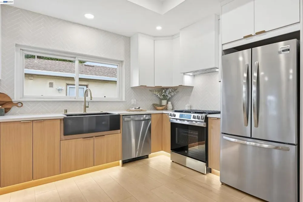 22 Garden Rd Alameda, CA 94502