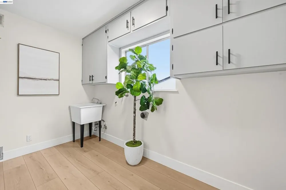 22 Garden Rd Alameda, CA 94502