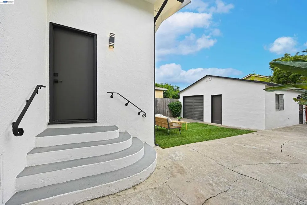 22 Garden Rd Alameda, CA 94502
