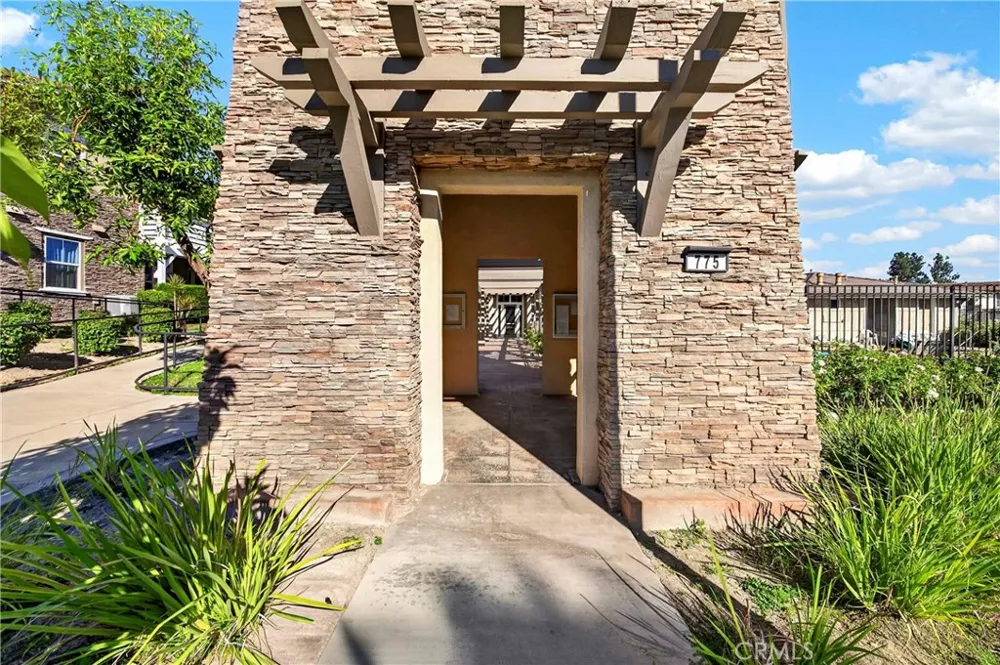 735 Francesca Drive #202 Walnut, CA 91789