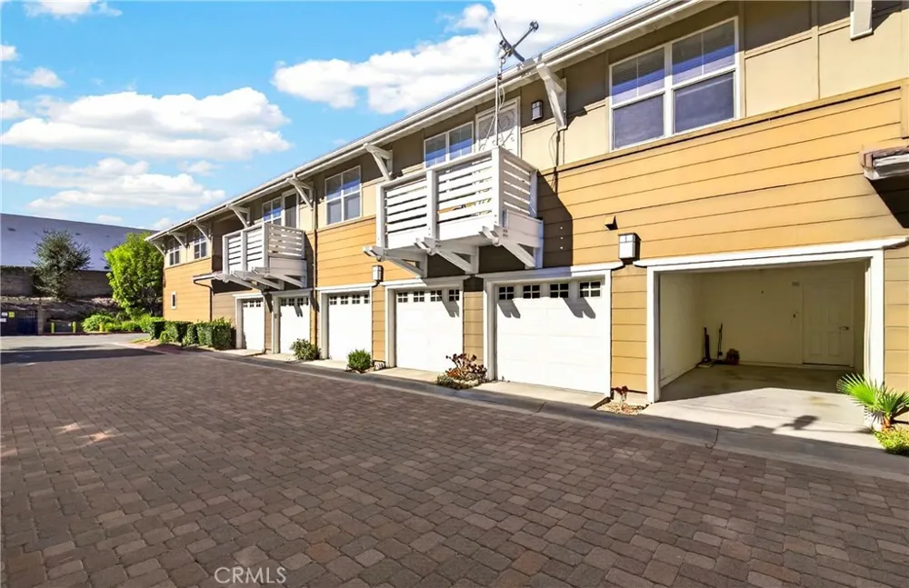 735 Francesca Drive #202 Walnut, CA 91789