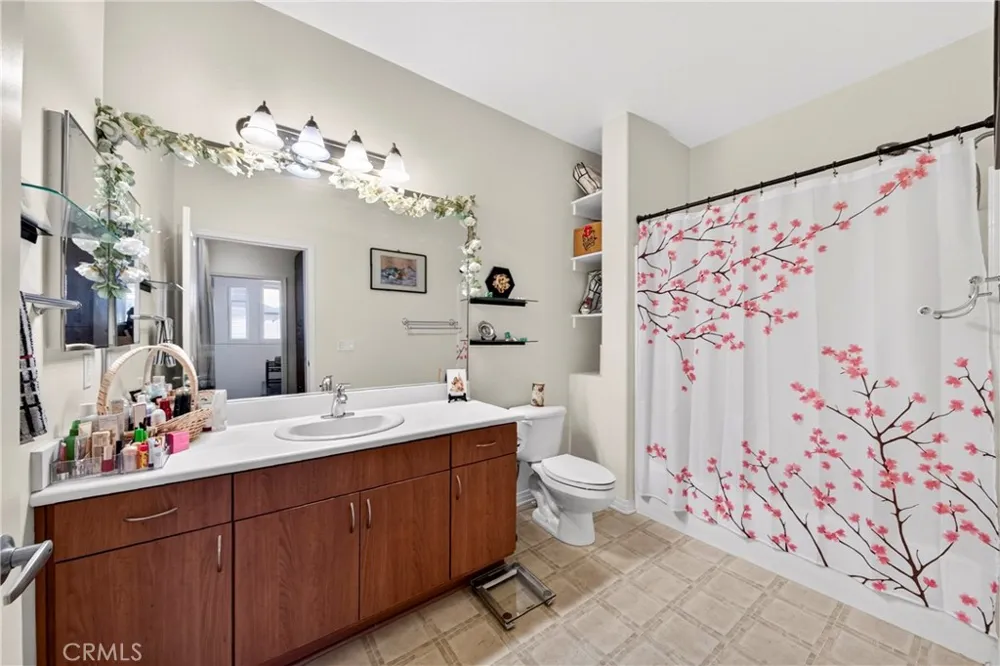 735 Francesca Drive #202 Walnut, CA 91789