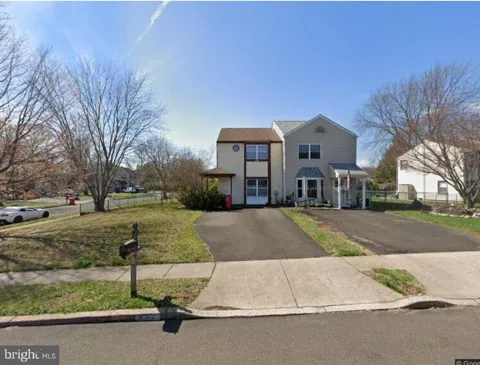 632 LONGFELLOW COURT