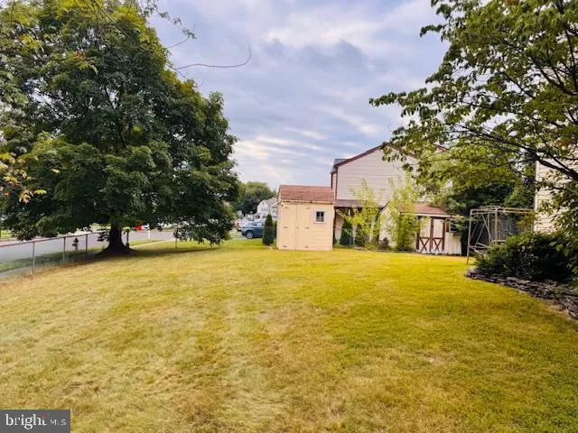 632 LONGFELLOW COURT Warminster, PA 18974