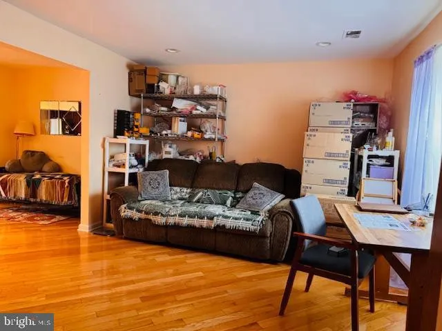 632 LONGFELLOW COURT Warminster, PA 18974