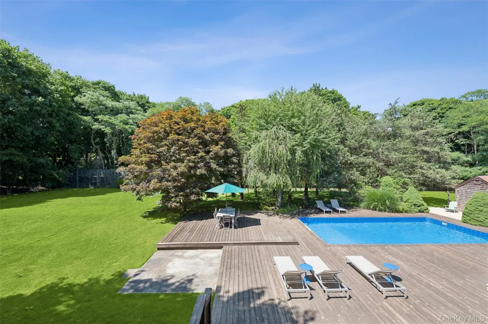13 Buttercup Lane Westhampton, NY 11977