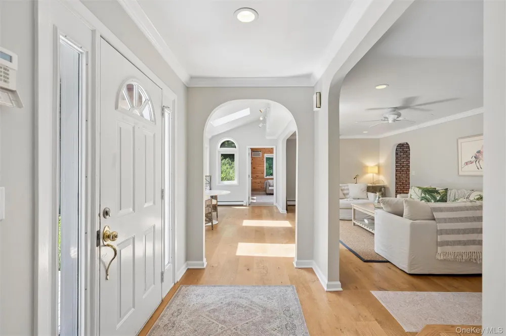 13 Buttercup Lane Westhampton, NY 11977