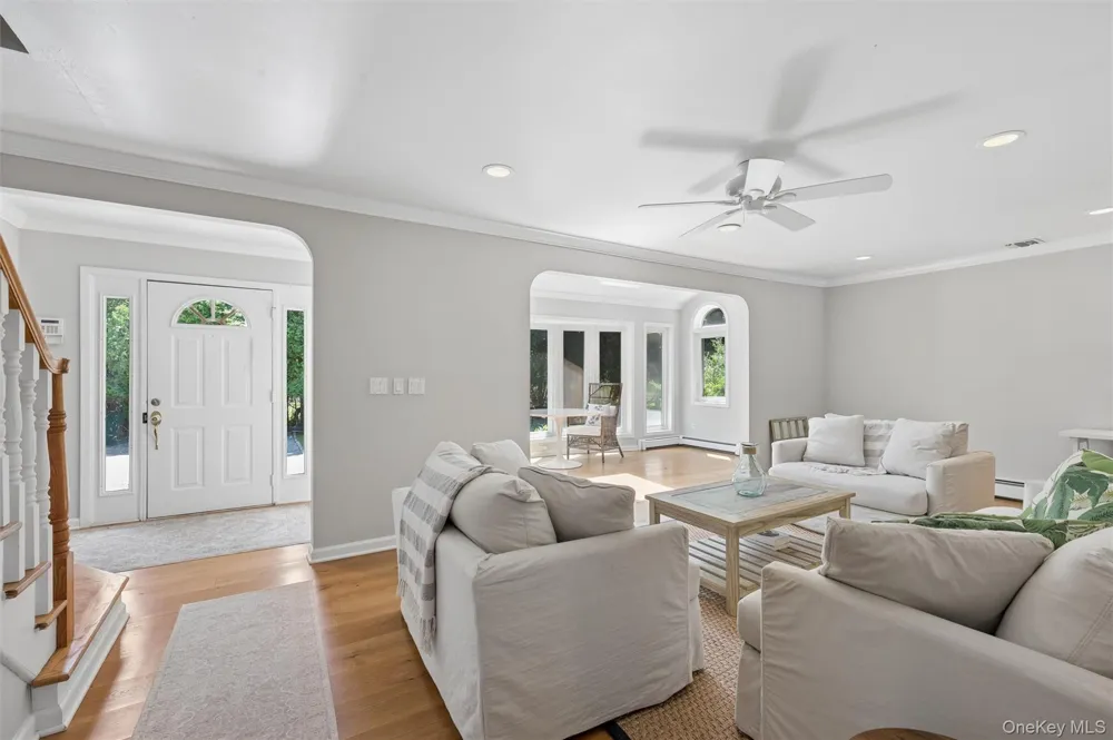 13 Buttercup Lane Westhampton, NY 11977