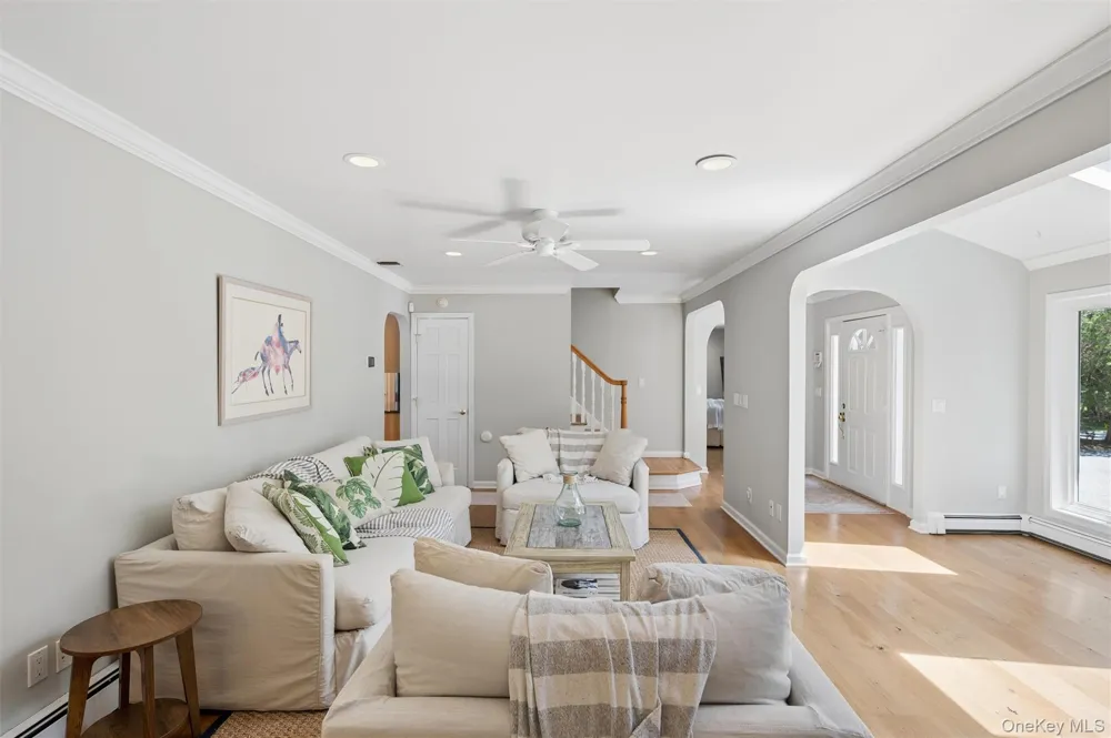 13 Buttercup Lane Westhampton, NY 11977
