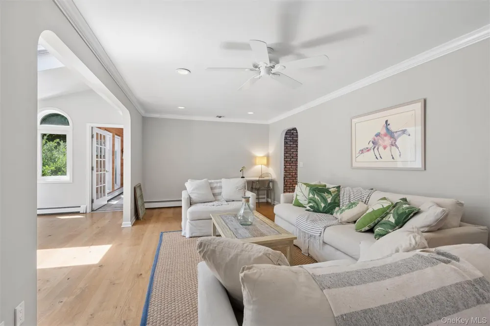 13 Buttercup Lane Westhampton, NY 11977