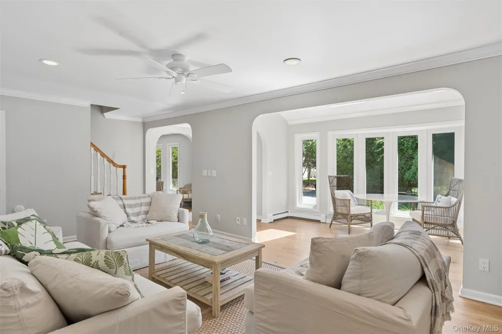 13 Buttercup Lane Westhampton, NY 11977