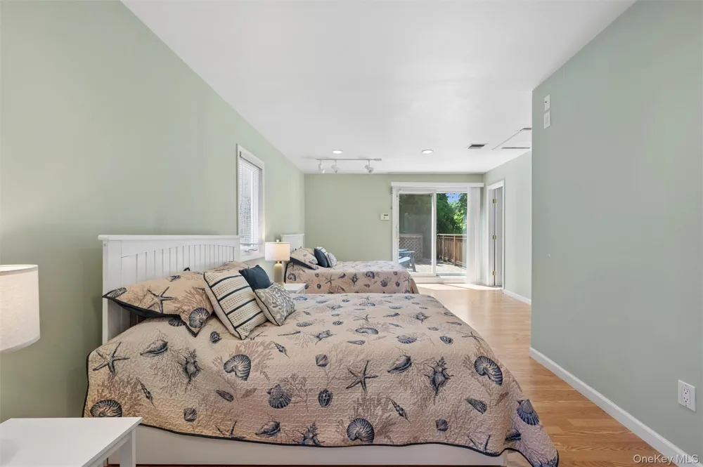 13 Buttercup Lane Westhampton, NY 11977