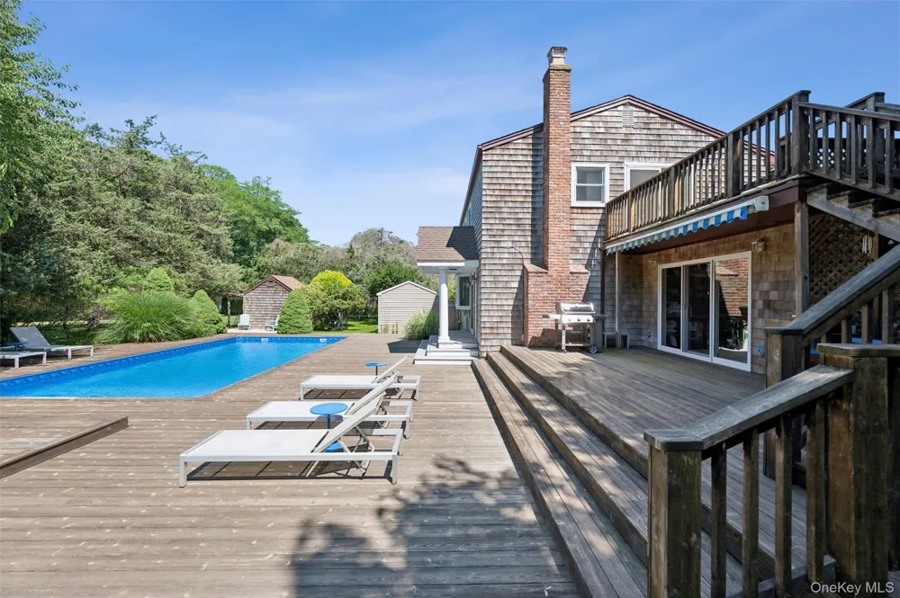 13 Buttercup Lane Westhampton, NY 11977