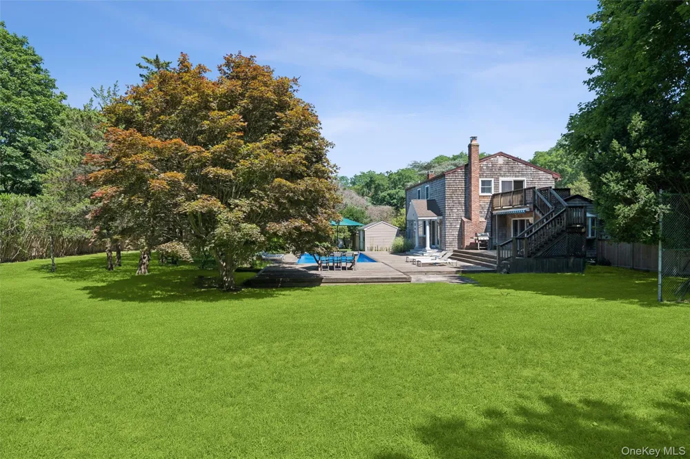 13 Buttercup Lane Westhampton, NY 11977