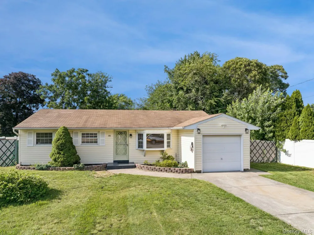 98 Rose Place Selden, NY 11784