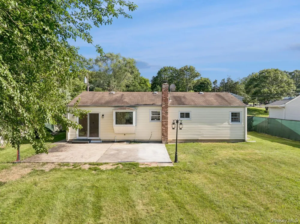 98 Rose Place Selden, NY 11784