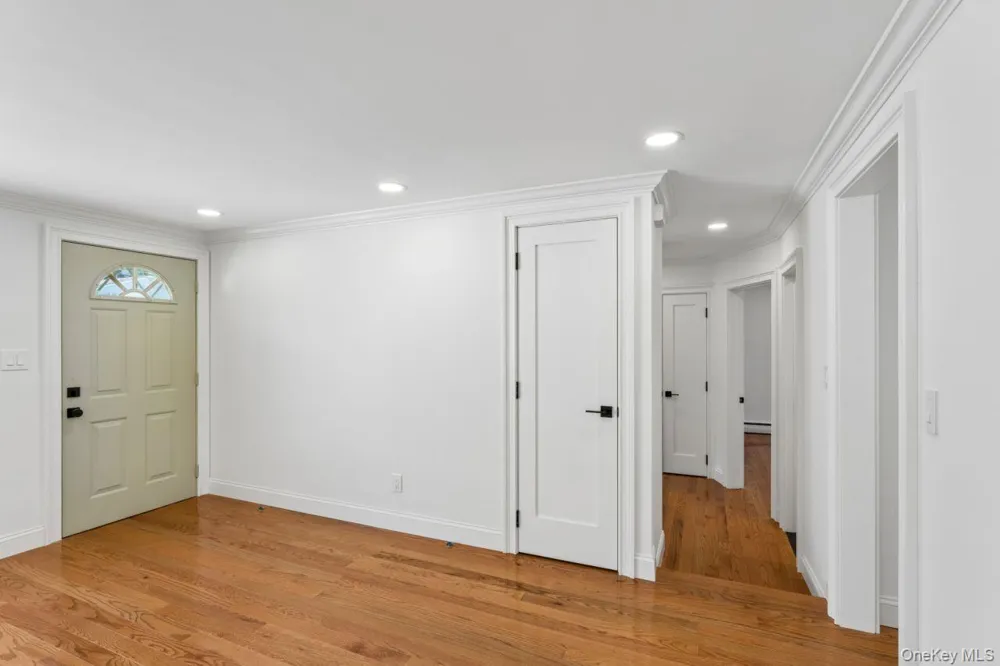 98 Rose Place Selden, NY 11784