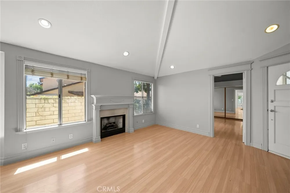22935 Banyan #277 Saugus, CA 91390
