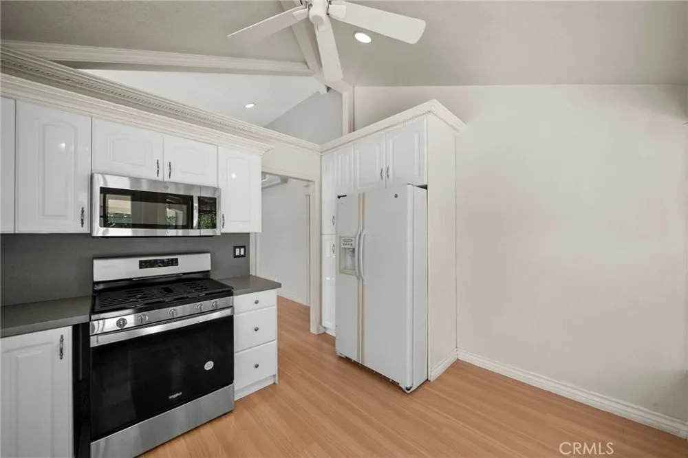 22935 Banyan #277 Saugus, CA 91390