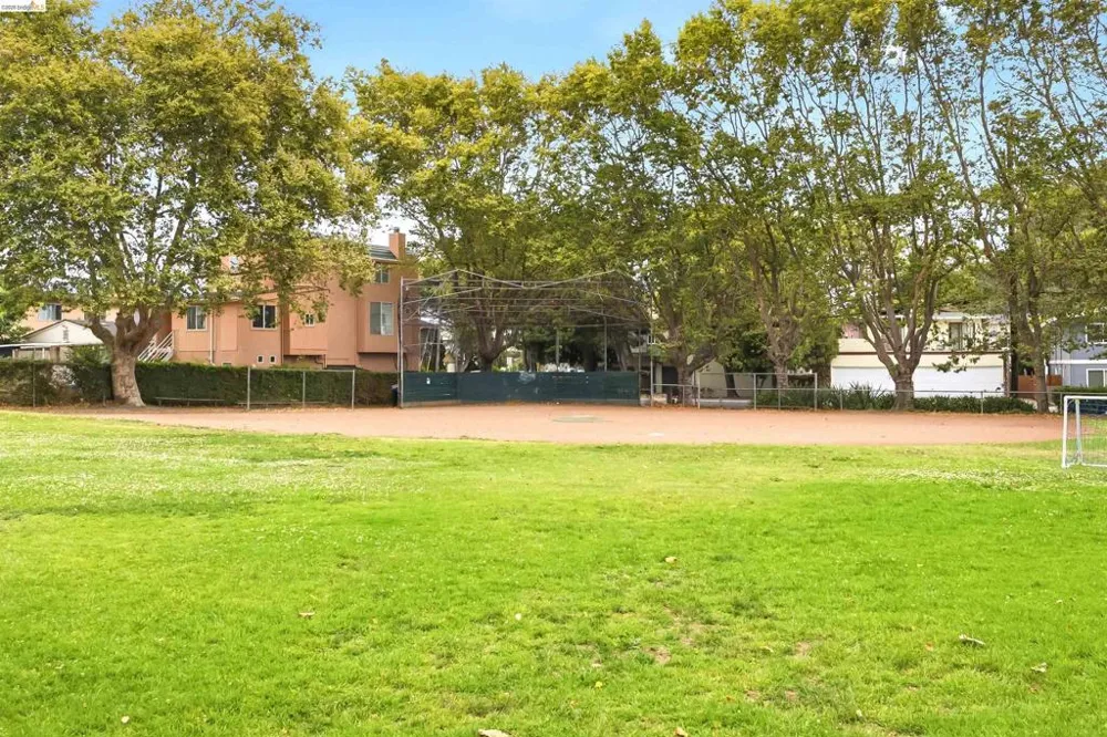 5808 El Dorado El Cerrito, CA 94530