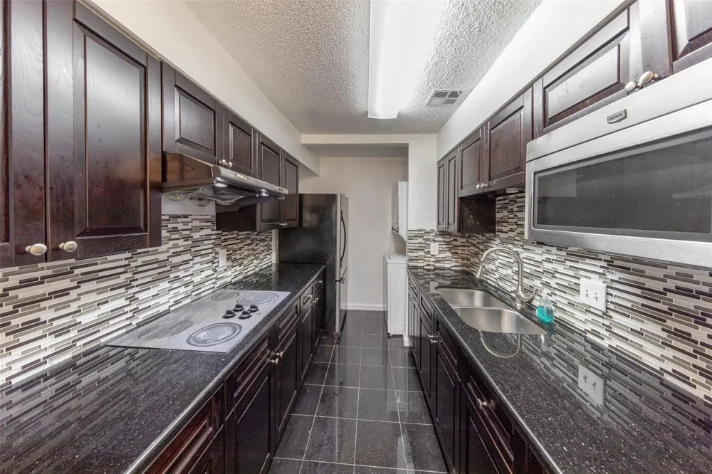 9323 Pagewood Lane Houston, TX 77063