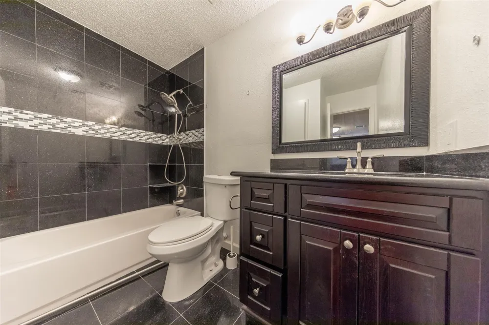 9323 Pagewood Lane Houston, TX 77063