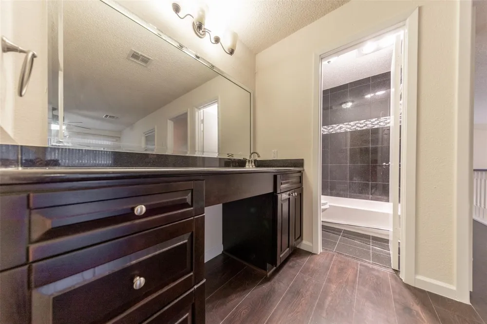 9323 Pagewood Lane Houston, TX 77063