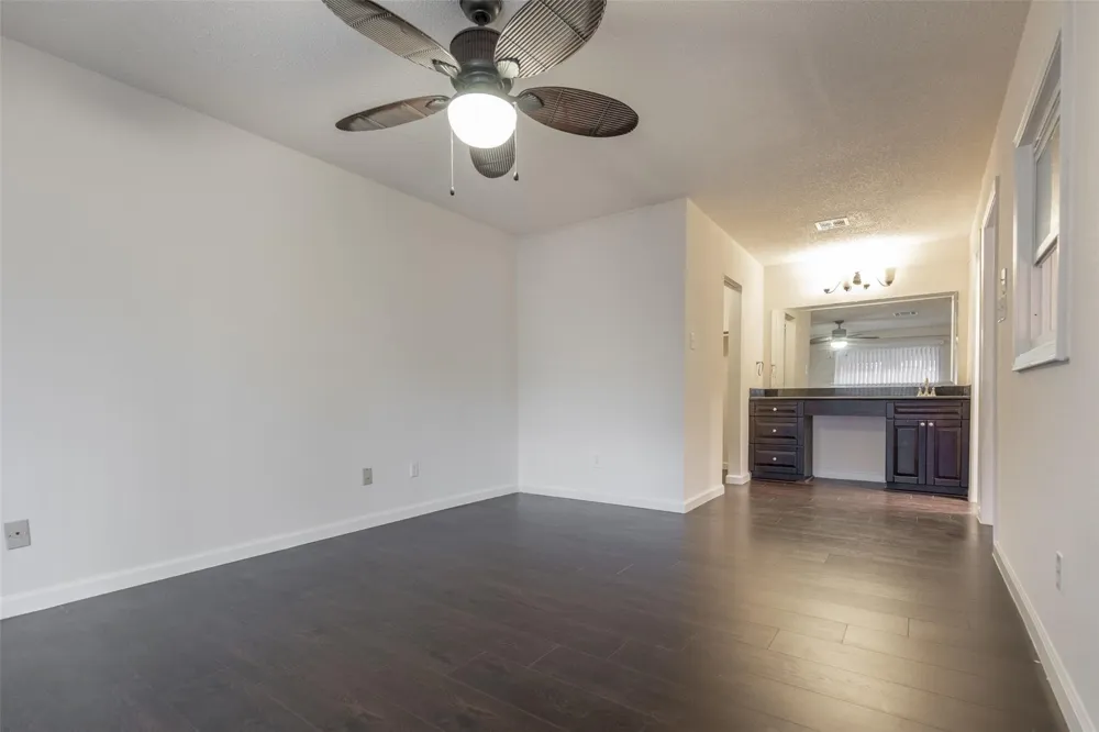 9323 Pagewood Lane Houston, TX 77063
