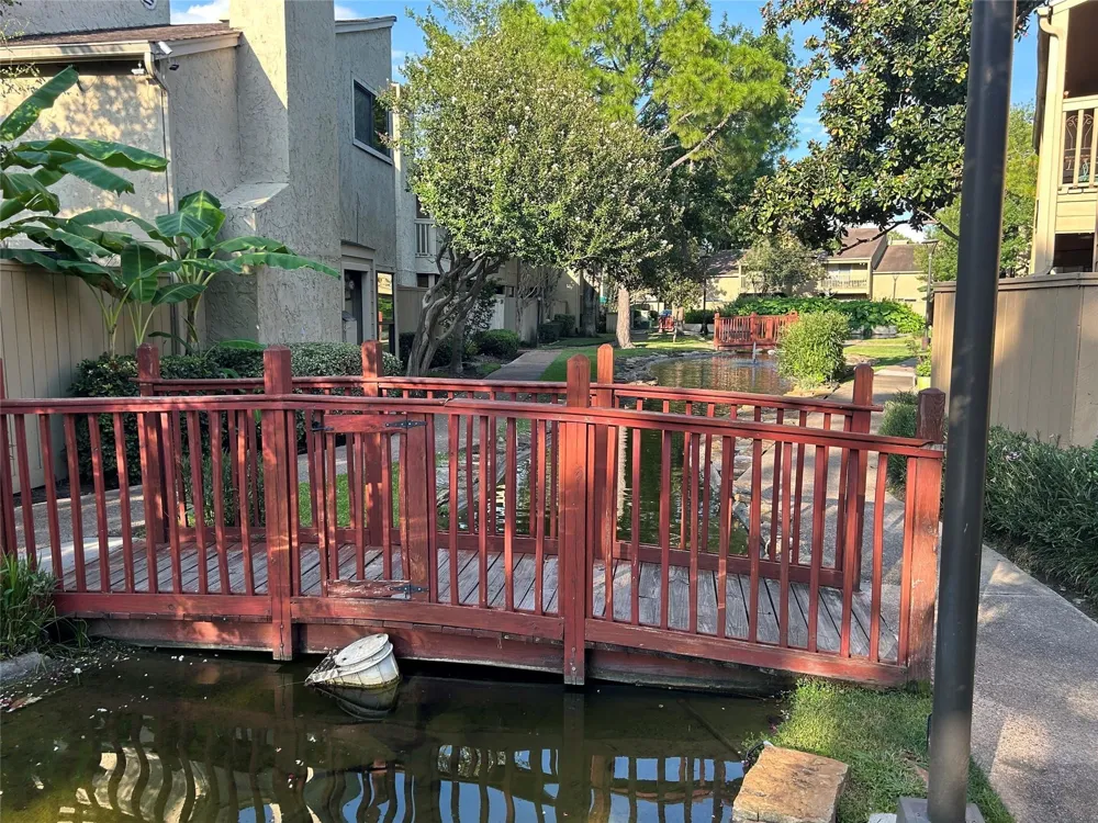 9323 Pagewood Lane Houston, TX 77063