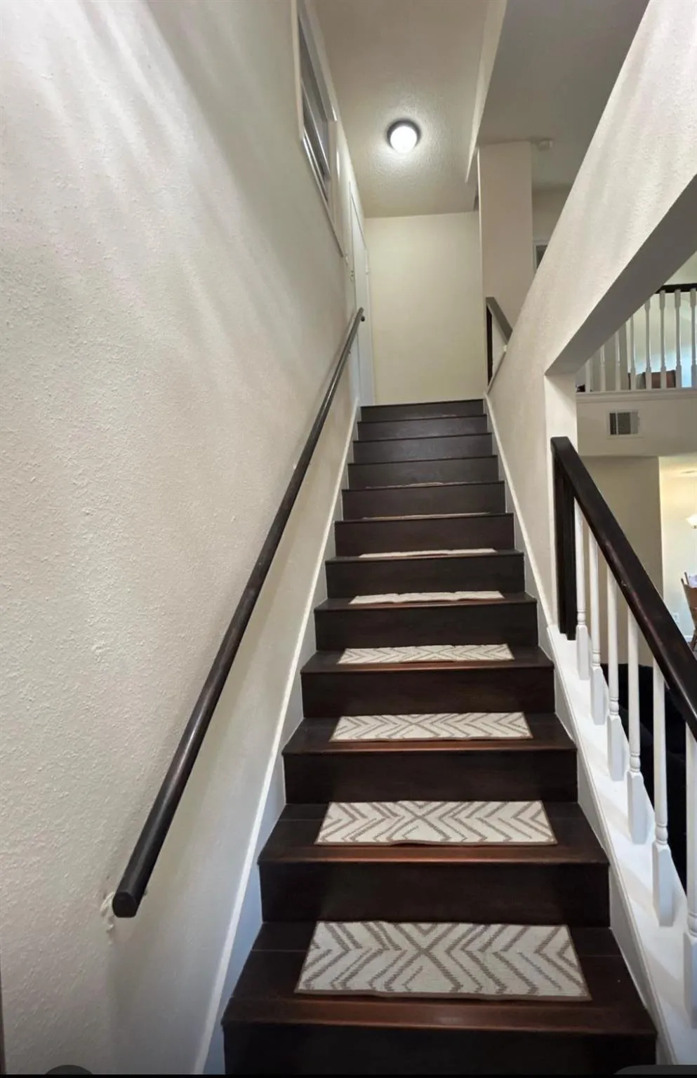 9323 Pagewood Lane Houston, TX 77063