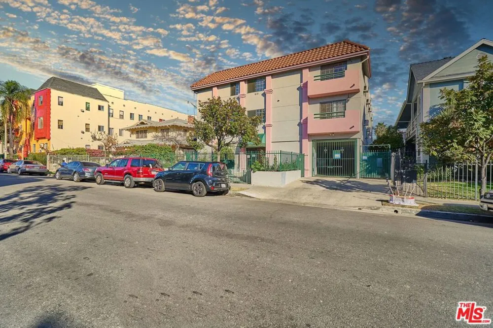 820 S St Andrews Place #203 Los Angeles, CA 90005