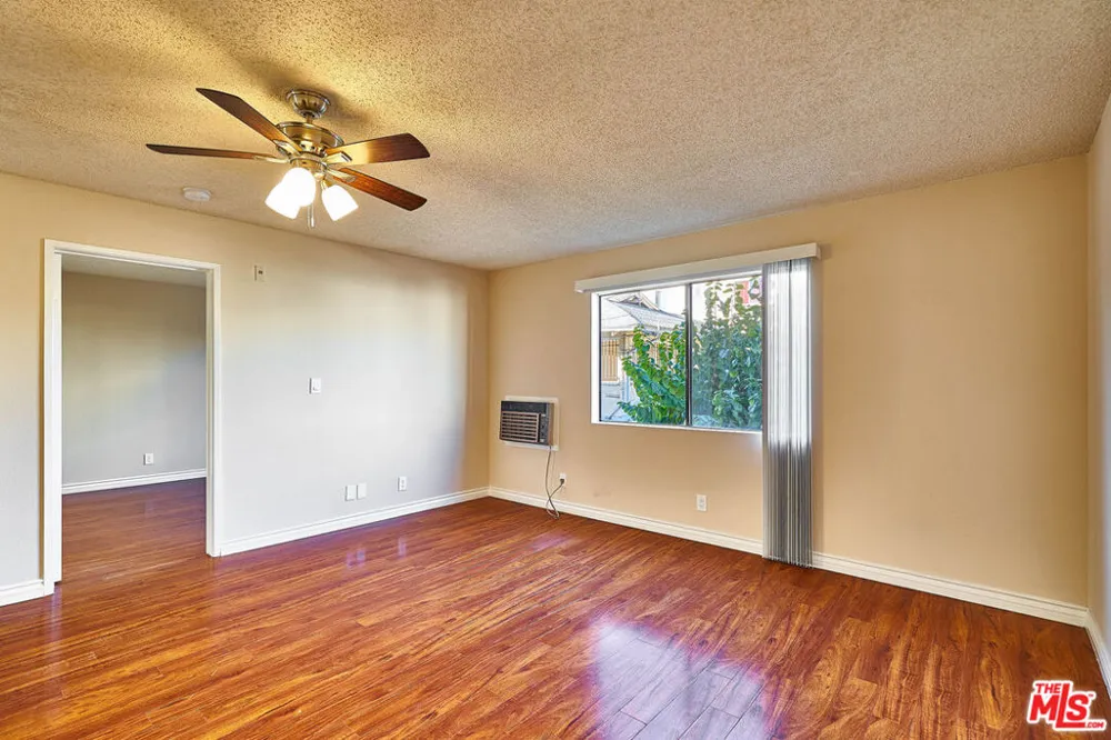820 S St Andrews Place #203 Los Angeles, CA 90005
