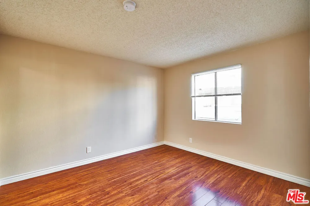 820 S St Andrews Place #203 Los Angeles, CA 90005