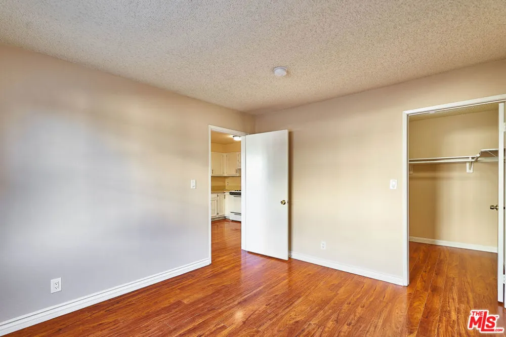 820 S St Andrews Place #203 Los Angeles, CA 90005