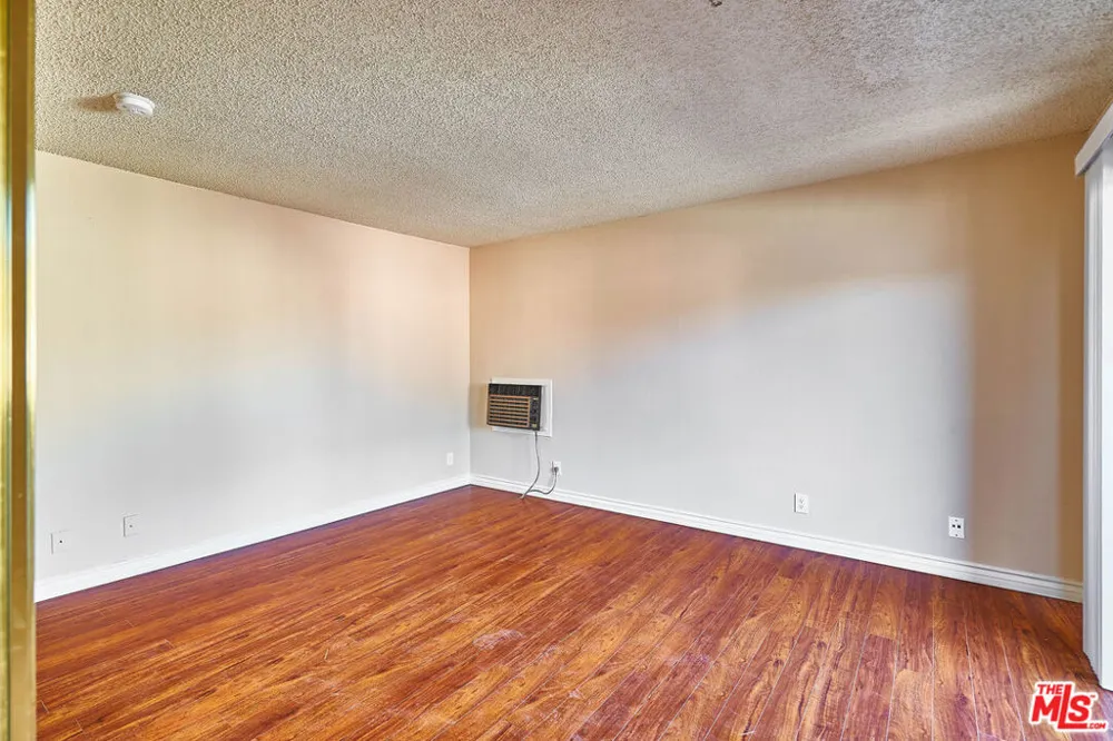 820 S St Andrews Place #203 Los Angeles, CA 90005
