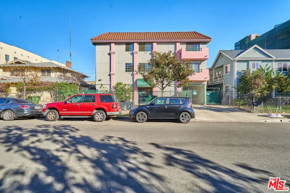 820 S St Andrews Place #203 Los Angeles, CA 90005