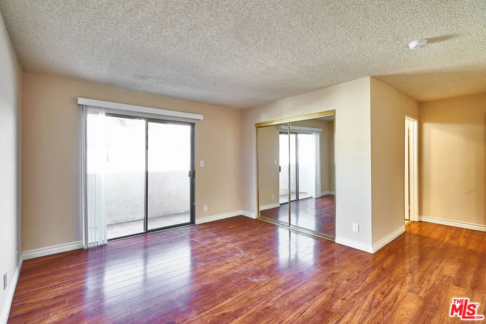 820 S St Andrews Place #203 Los Angeles, CA 90005